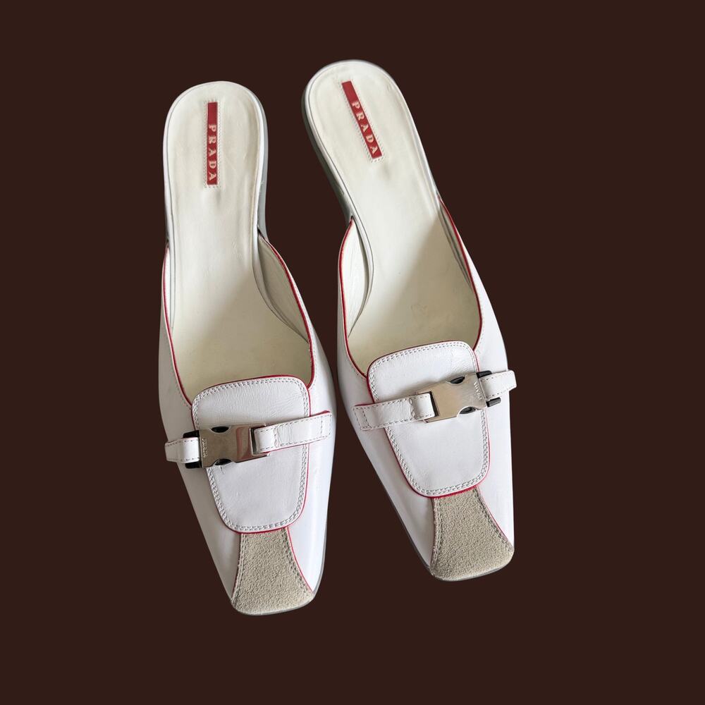 Vintage Prada (39/US 9) Y2K White Leather Square Toe Kitten Heel Mules